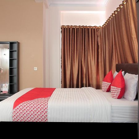 Oyo 222 M@Jayakarta Hotel Екстериор снимка